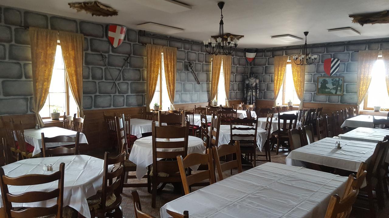 Hotel Camelot Tisa Exterior photo